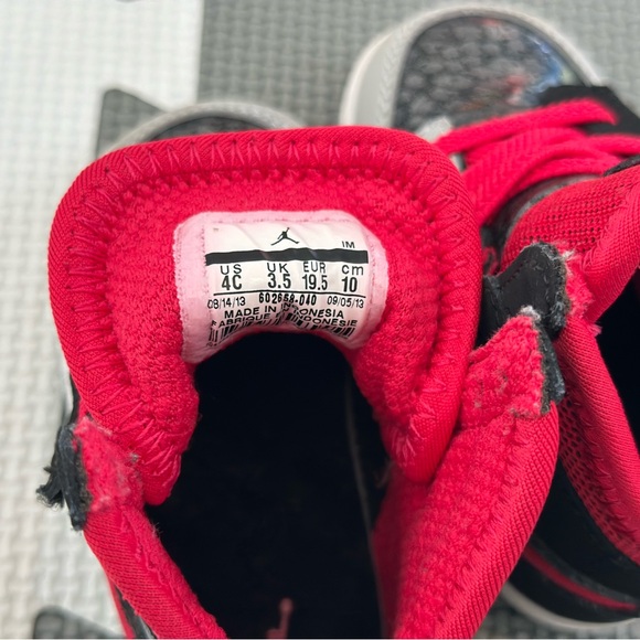 Jordan 1 Mid Tiddler - Picture 2 of 4